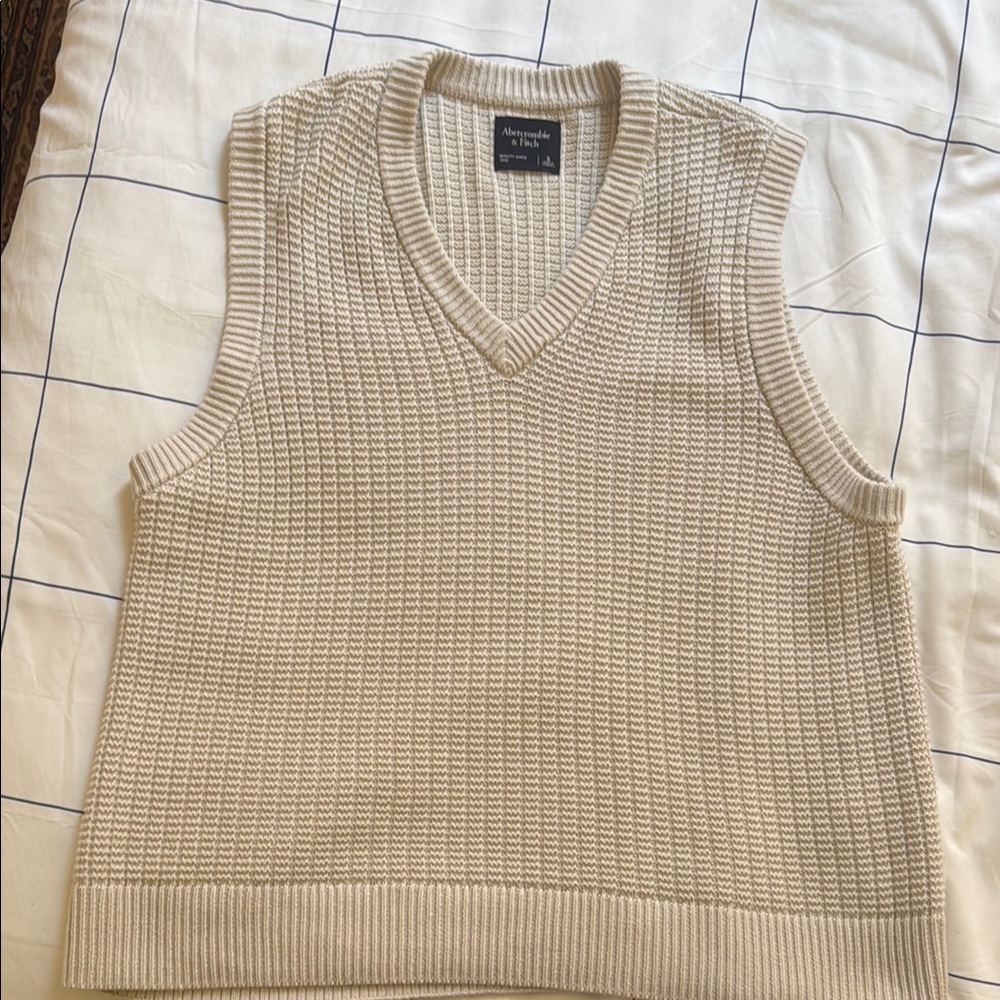 A&F Beige Sweater Oversized Vest size Small